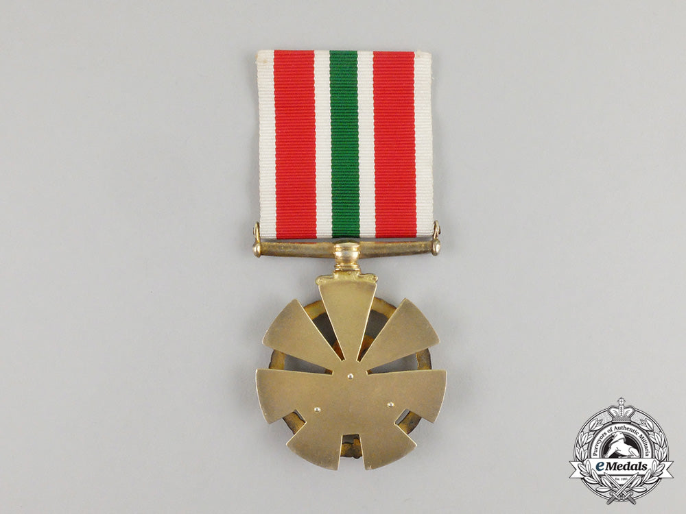 an_united_arab_emirates_bravery_medal,_type_ii_cc_4197