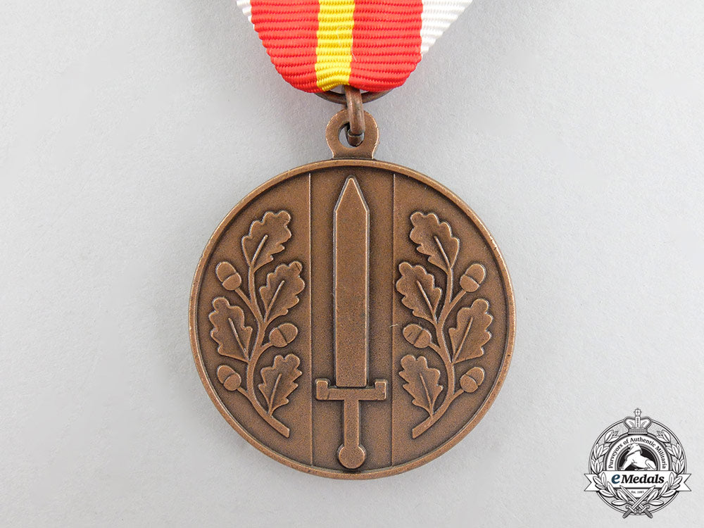 a_norwegian_medal_for_defence_service_abroad_on_a_balkans_service_ribbon_cc_4611_1_1_1