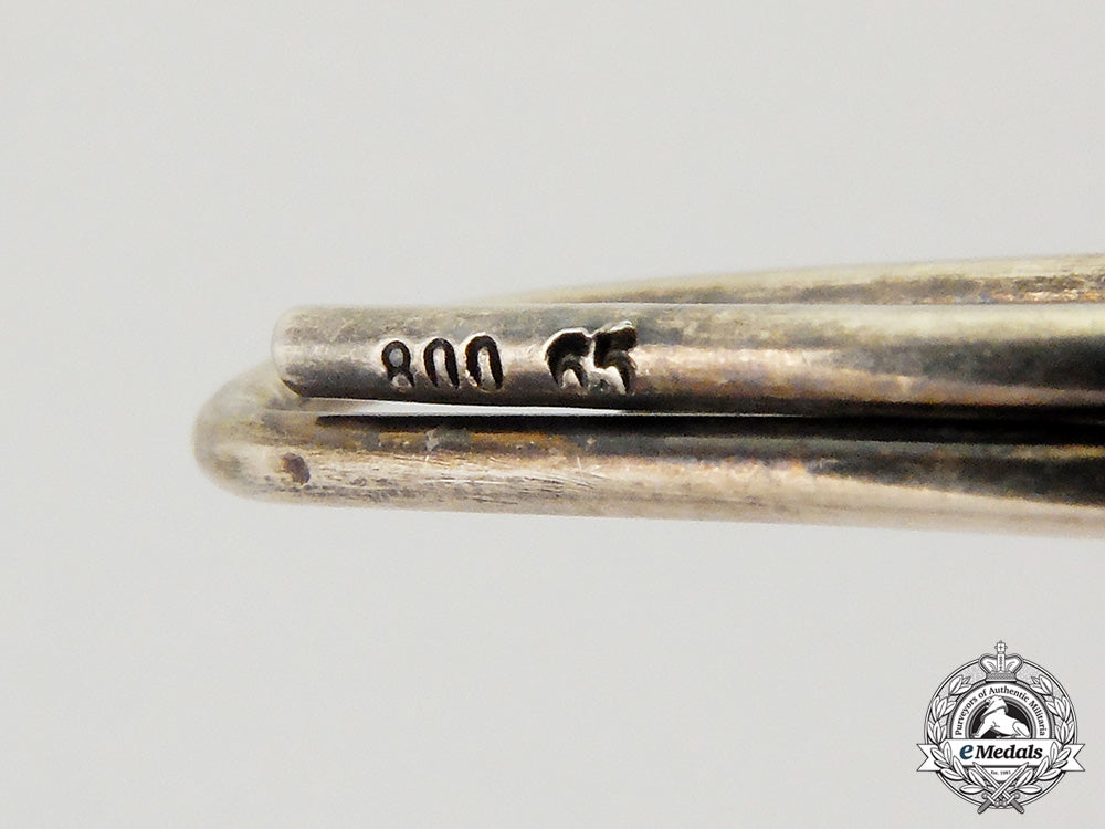 a_loop_to_the_knight's_cross_of_the_iron_cross_by_klein&_quenzer_cc_6270