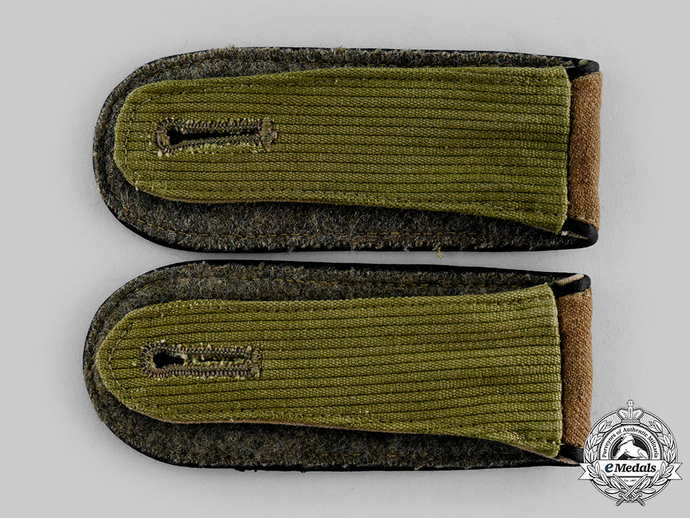 germany,_third_reich._a_pair_of_army(_em)_transport_troop_tropical_shoulder_straps_ci19_0013_1