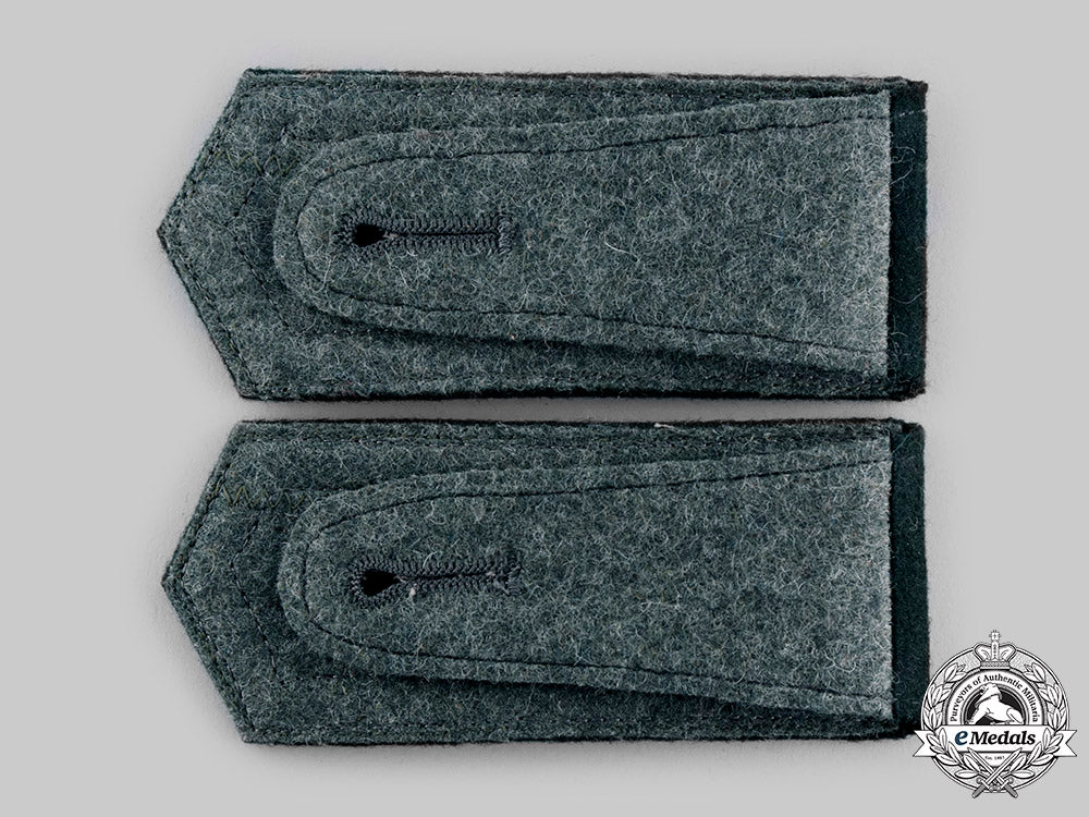 germany,_third_reich._a_pair_of_ordnance_unteroffizier_shoulder_boards_ci19_0138