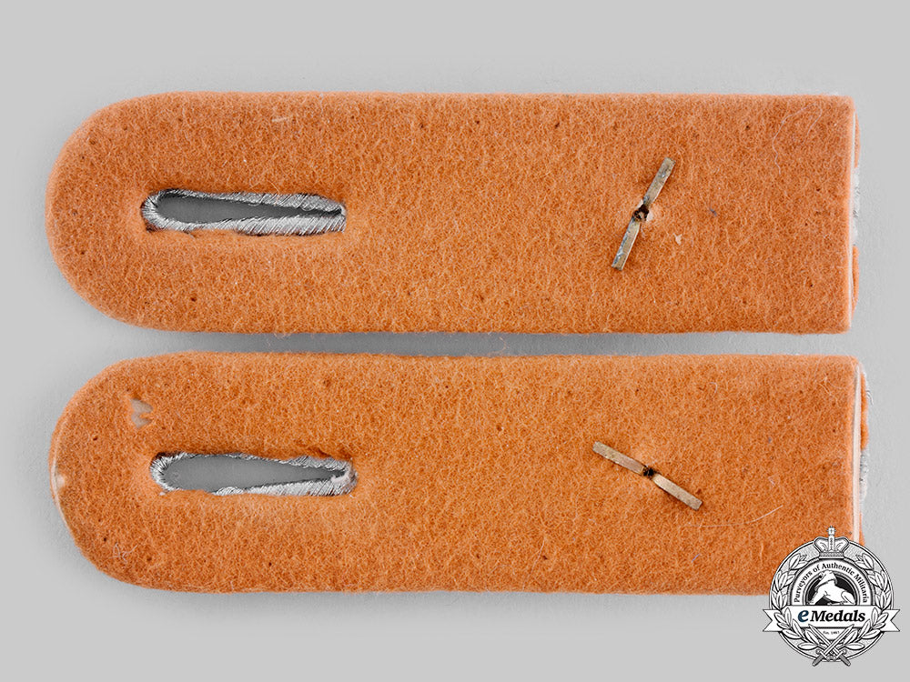 germany,_heer._a_pair_of_construction_oberleutnant_shoulder_boards_ci19_0156_1