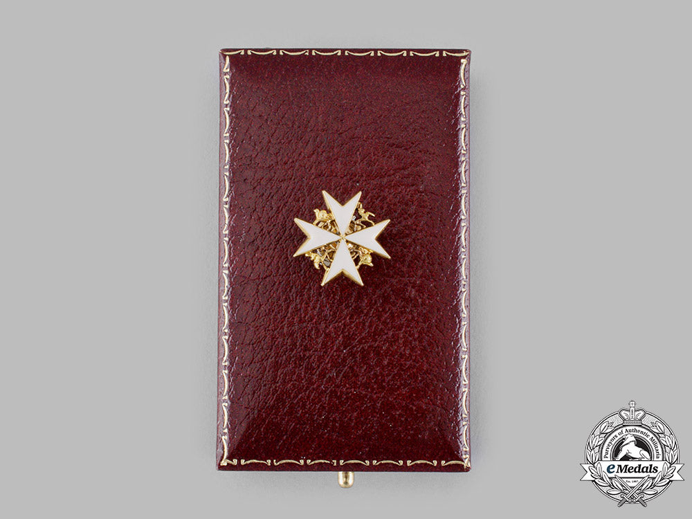 united_kingdom._a_spink-_made_order_of_st._john_lapel_badge_ci19_0184