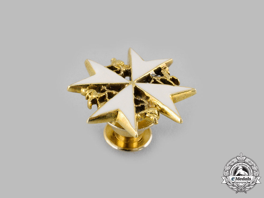 united_kingdom._a_spink-_made_order_of_st._john_lapel_badge_ci19_0187