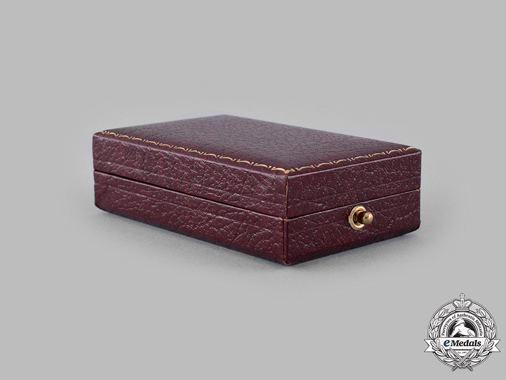 united_kingdom._a_spink-_made_order_of_st._john_lapel_badge_ci19_0189