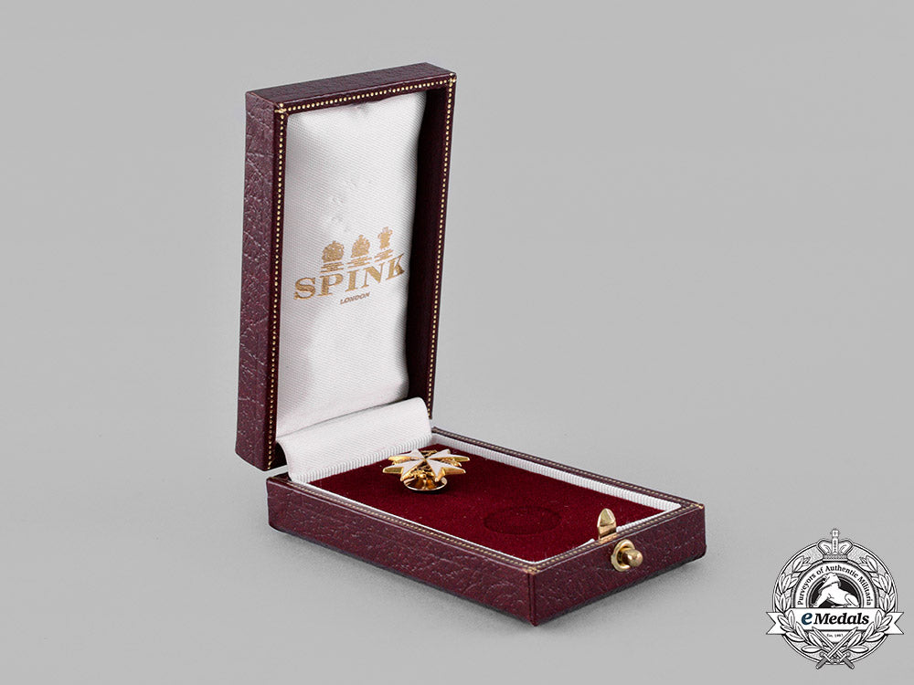 united_kingdom._a_spink-_made_order_of_st._john_lapel_badge_ci19_0190