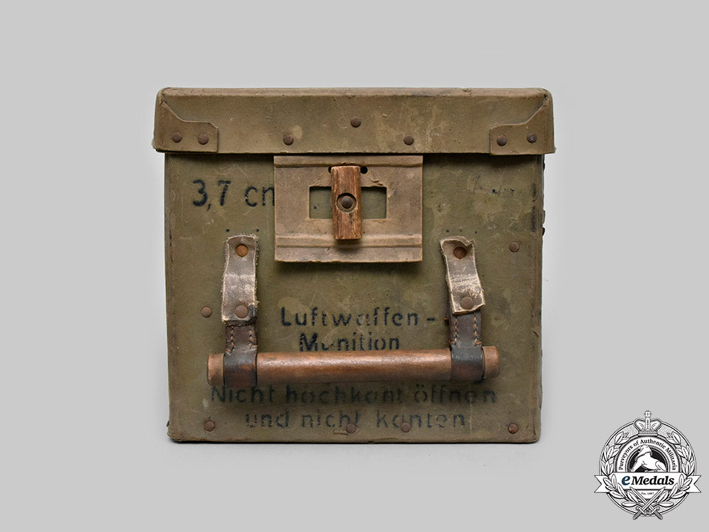 germany,_luftwaffe._a_luftwaffe_flak_ammunition_case_ci19_0573_1