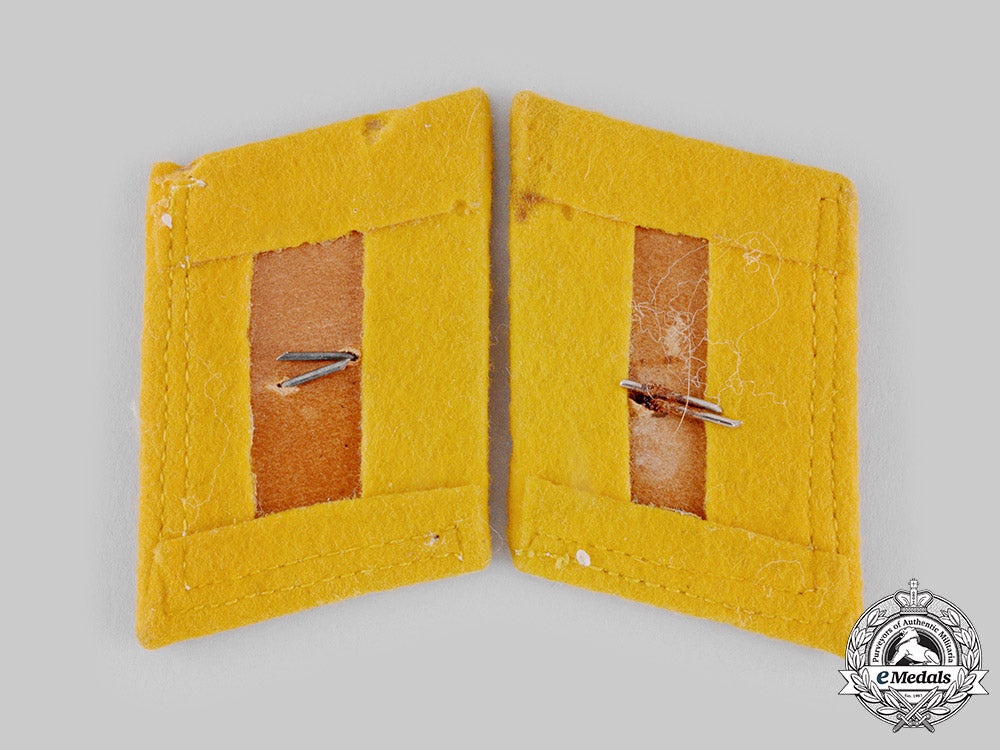 germany,_luftwaffe._a_set_of_flight_personnel_unteroffizier_collar_tabs_ci19_0953