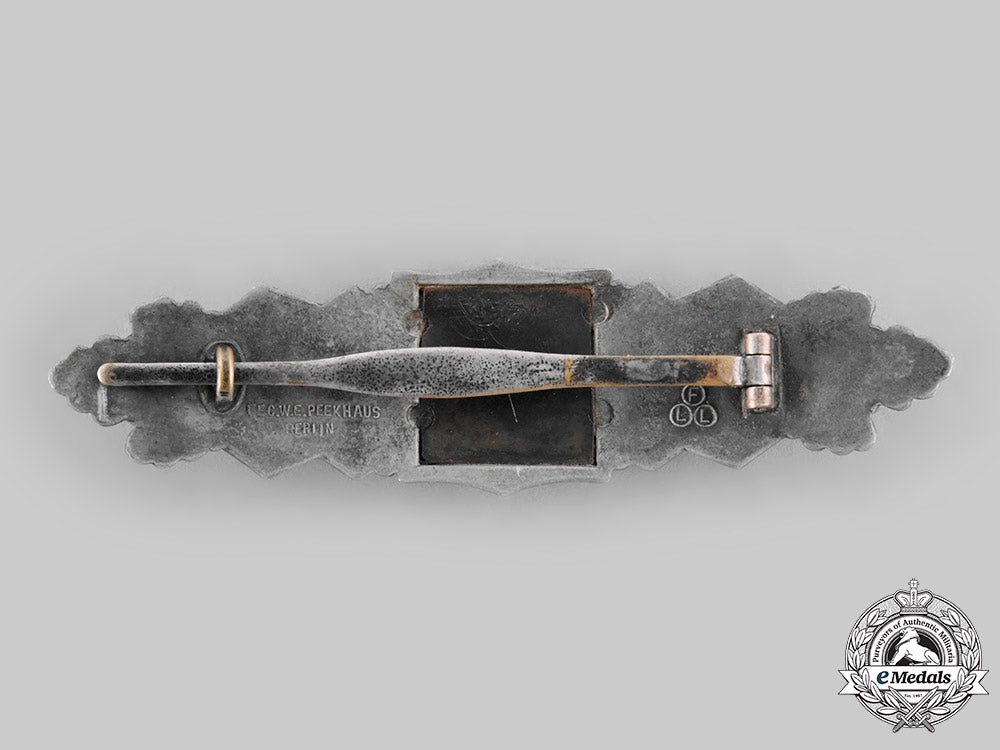 germany,_third_reich._a_close_combat_clasp,_silver_grade,_by_friechrich_linden_ci19_1191_1