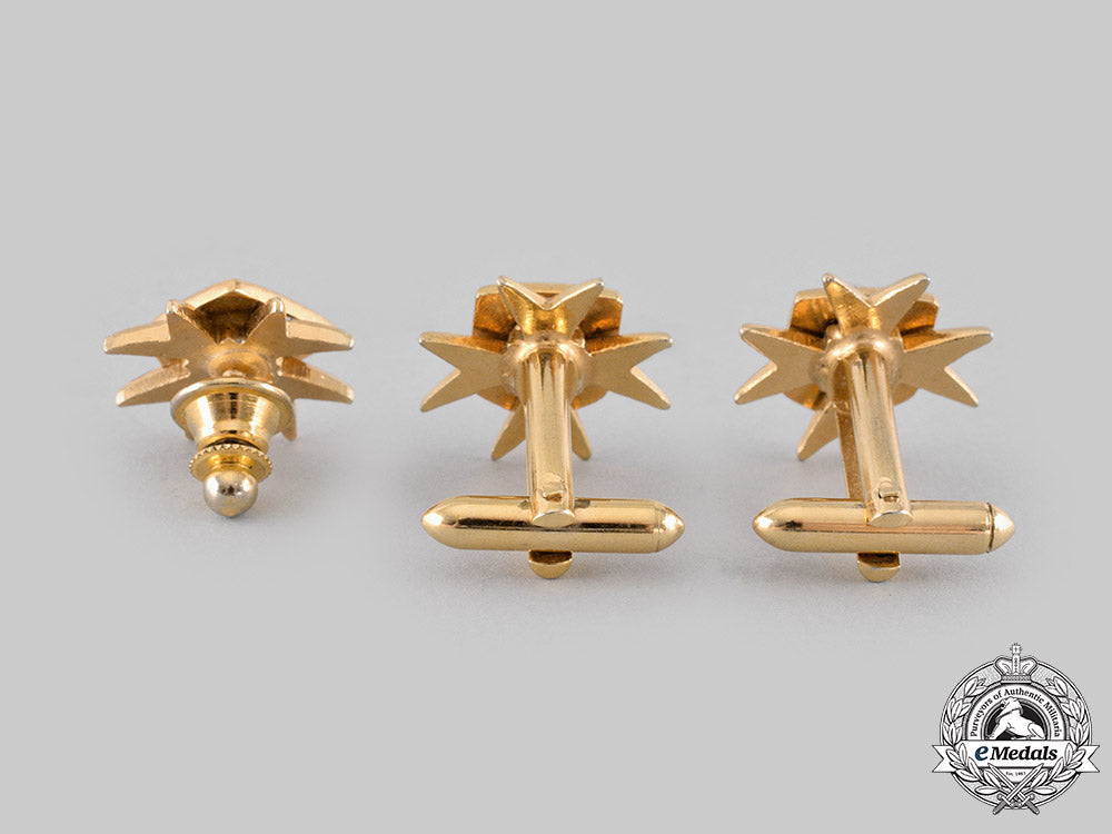 international._a_sovereign_military_hospitaller_order_of_saint_john_of_jerusalem,_cufflinks_pair&_lapel_badge_ci19_1480