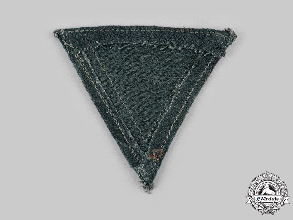 germany,_luftwaffe._a_gefreiter’s_chevron_ci19_1677_2