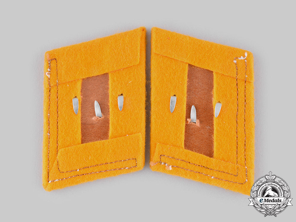 germany,_luftwaffe._a_set_of_flight_personnel_unteroffizier_collar_tabs_ci19_1763