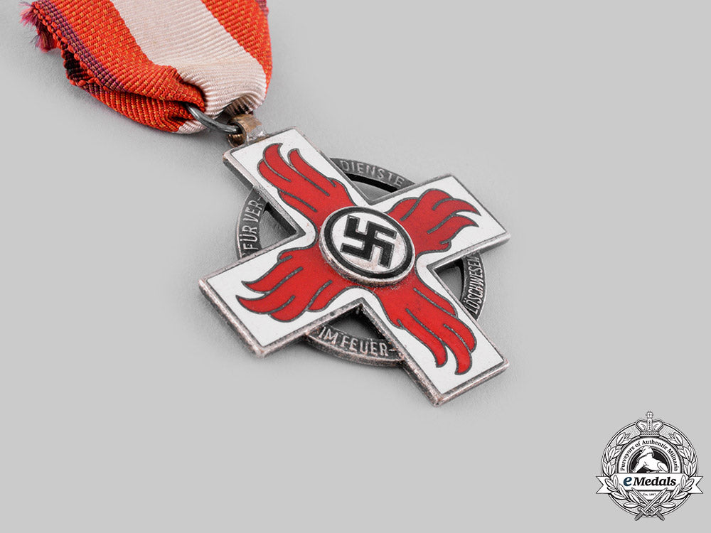 germany,_third_reich._a_fire_brigade_honour_badge,_ii_class_ci19_1792_1