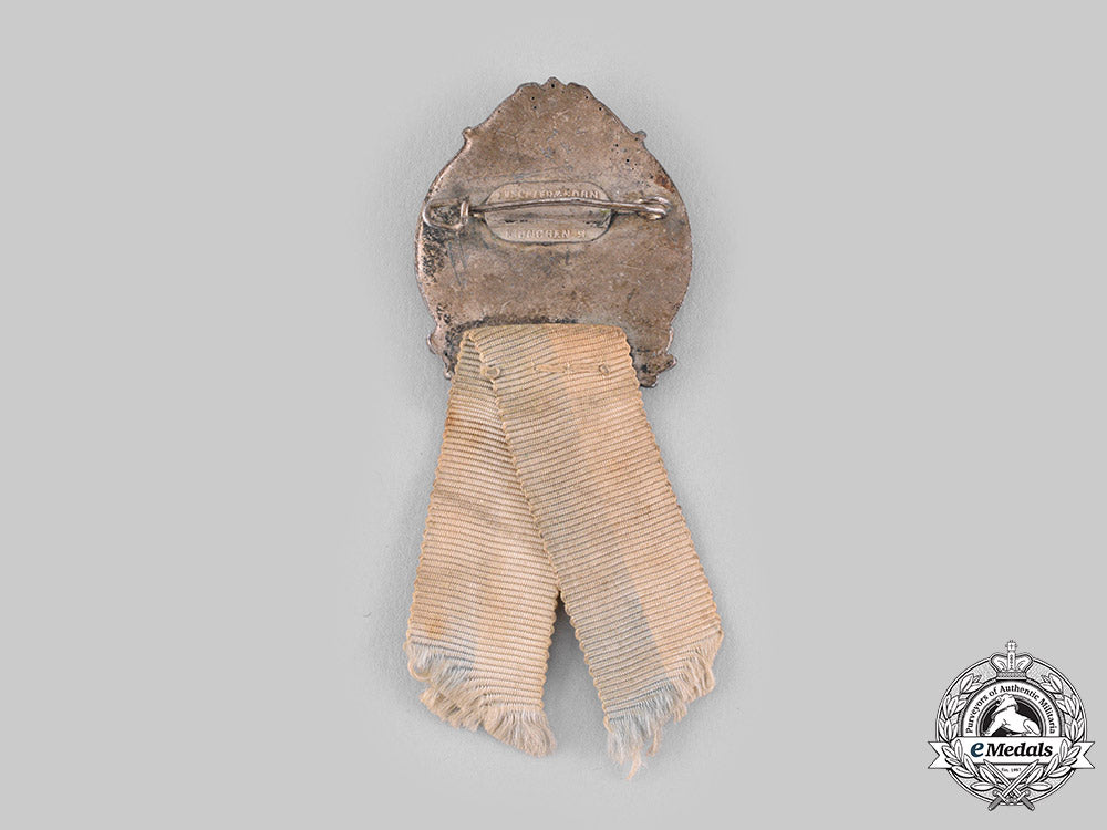 germany,_weimar_republic._a_bavarian_veterans_association_frauenzell_membership_badge,_by_deschler&_sohn_ci19_1804