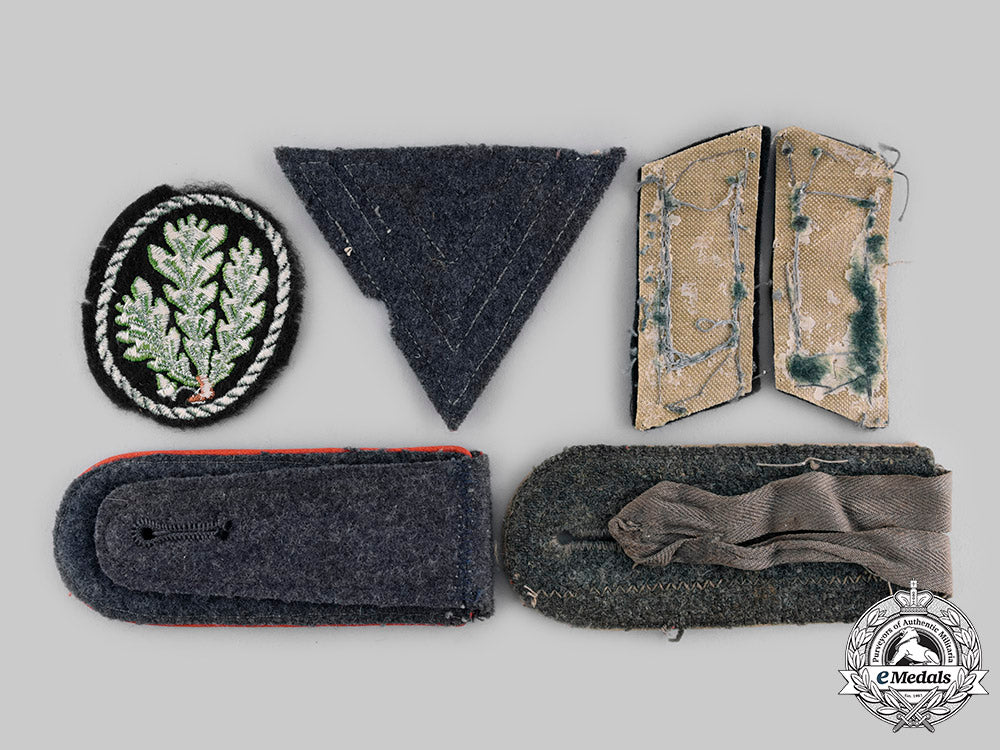 germany,_wehrmacht._a_lot_of_wehrmacht_uniform_insignia_ci19_2027_1