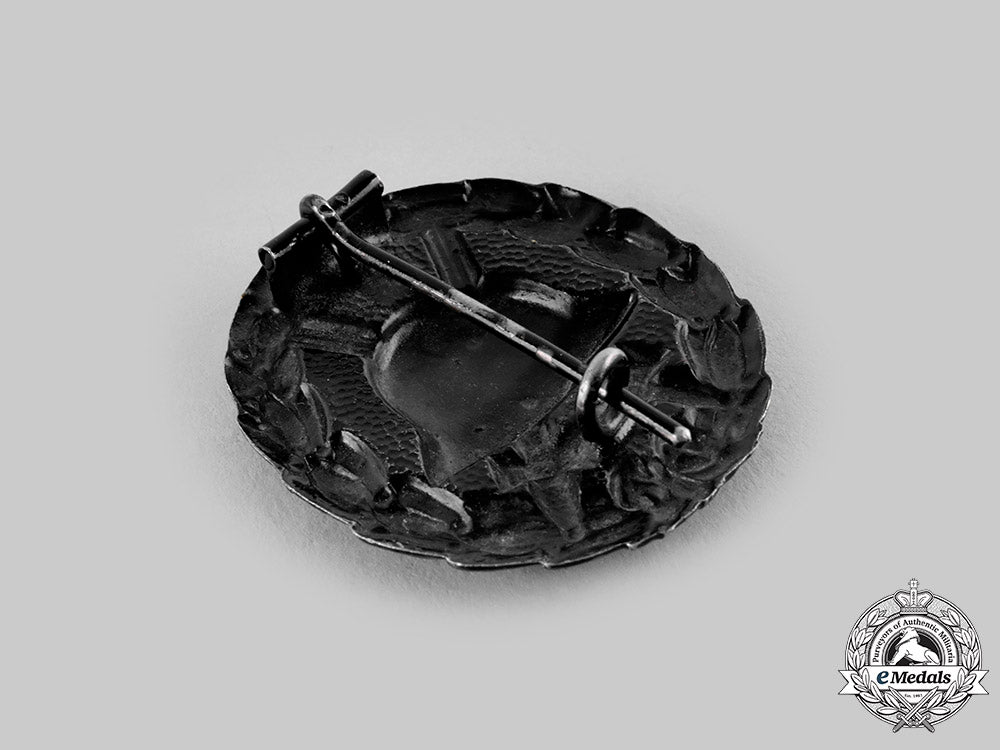germany,_third_reich._a_lot_of_insignia&_awards_ci19_2106_1