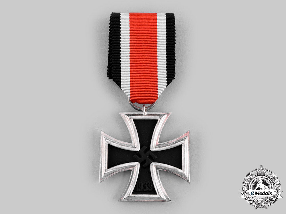 germany,_wehrmacht._a1939_iron_cross_ii_class_with_package_of_issue_ci19_2145_1