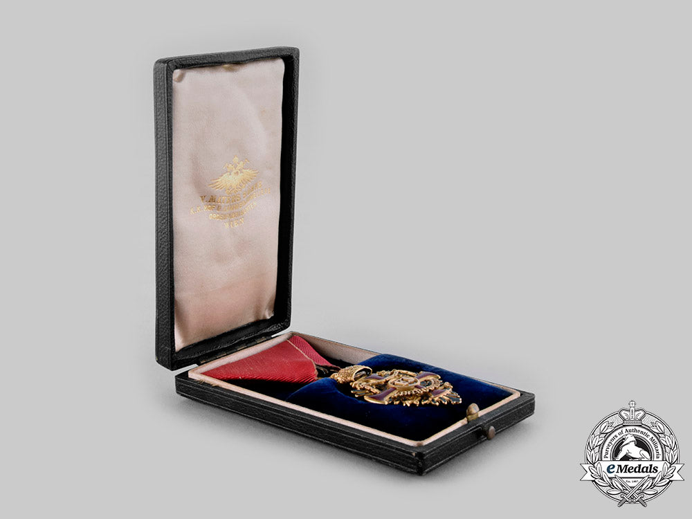 austria,_imperial._an_order_of_franz_joseph,_knight's_cross_in_gold_with_case,_by_v._mayer’s_söhne,_c.1890_ci19_2269_1