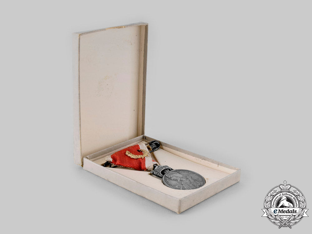 croatia,_independent_state._a_silver_medal_of_the_crown_of_king_zvonimir_with_oakleaves_ci19_2279_1_1_1