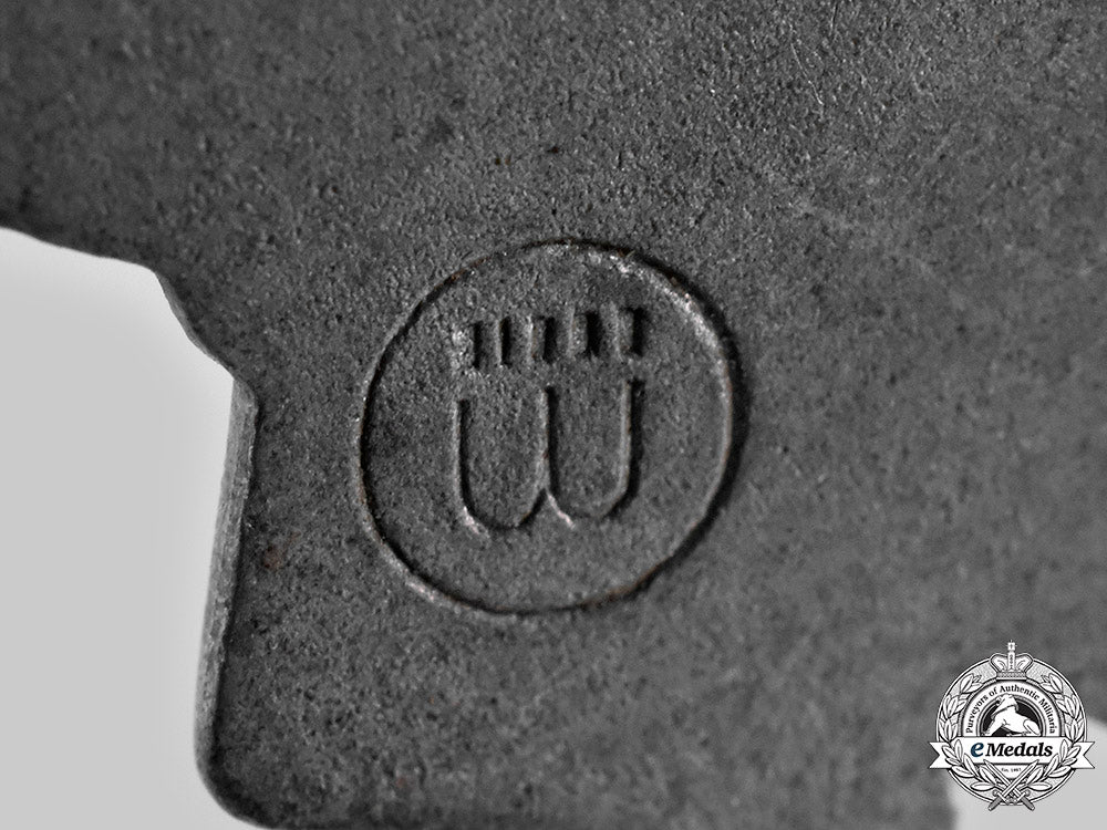 germany,_wehrmacht._an_infantry_assault_badge,_silver_grade,_by_e._ferdinand_wiedmann_ci19_2688_1