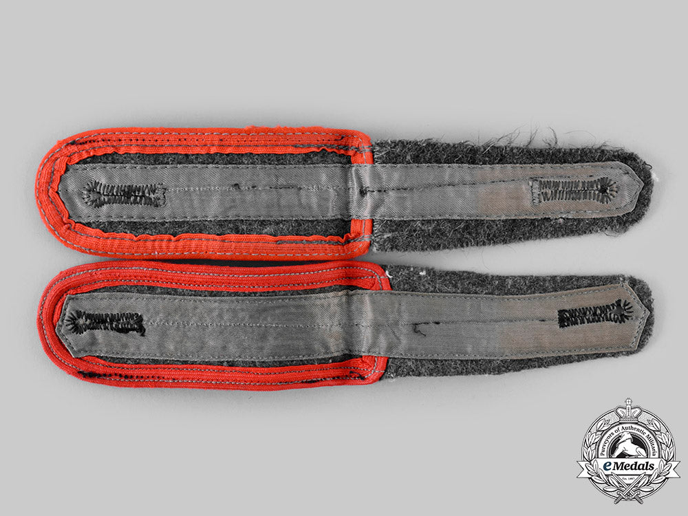 germany,_heer._a_pair_of_artillery_em_shoulder_straps_ci19_2896_1