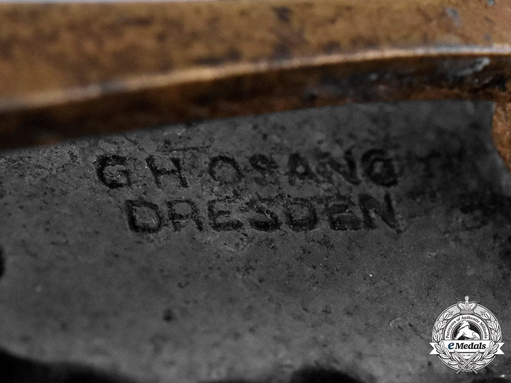 germany,_luftwaffe._a_short_range_day_fighter_clasp,_gold_grade_with200_hanger,_by_g.h._osang_ci19_2917_1_1_1_1_1_1