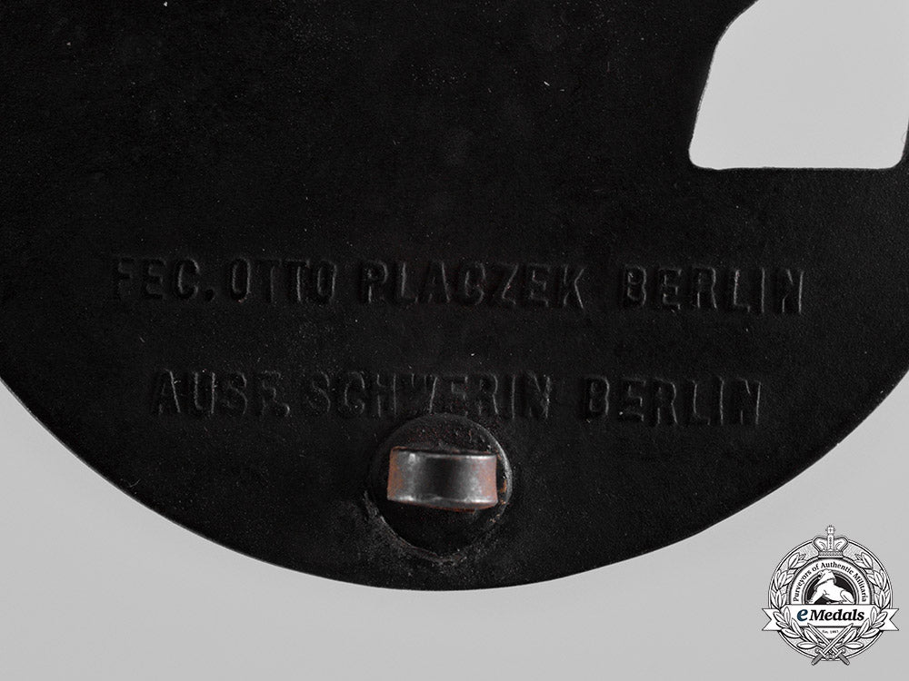 germany,_kriegsmarine._a_blockade_runner_badge,_by_schwerin_ci19_2921_2_1_1