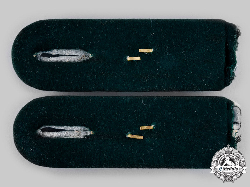 germany,_heer._a_pair_of_army_administrative_shoulder_boards_ci19_3238_1