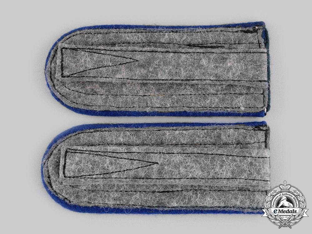germany,_heer._a_set_of_medical_unteroffizier_shoulder_straps_ci19_3304_2