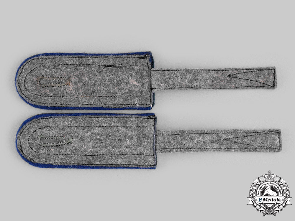 germany,_heer._a_set_of_medical_unteroffizier_shoulder_straps_ci19_3305_2