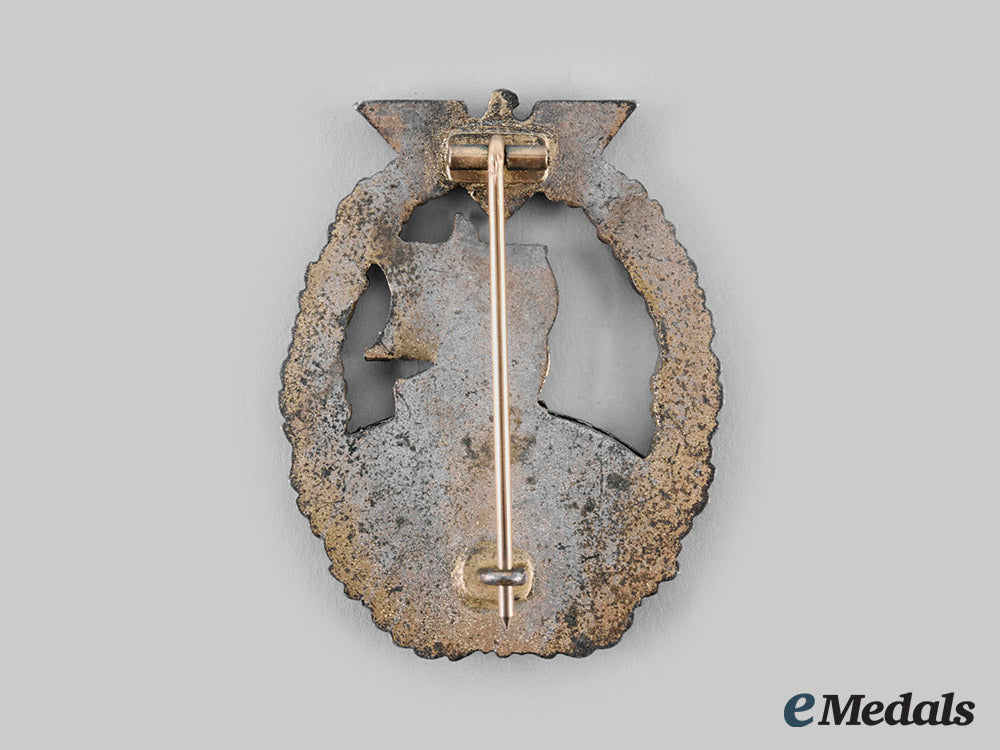 germany_kriegsmarine._an_auxiliary_cruiser_war_badge_ci19_3927_1_1_3