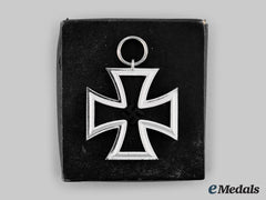 Germany, Wehrmacht. A 1939 Iron Cross Ii Class, With Case, By Wilhelm Deumer