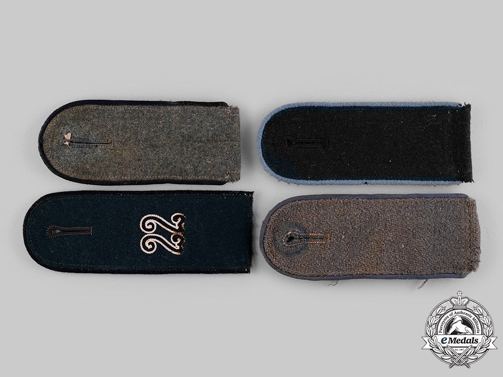 germany,_heer._a_lot_of_shoulder_straps_ci19_5311