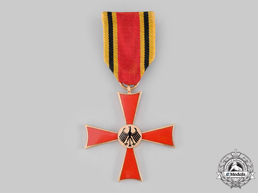 germany,_federal_republic(_west_germany)._an_order_of_merit,_merit_cross_ci19_5457