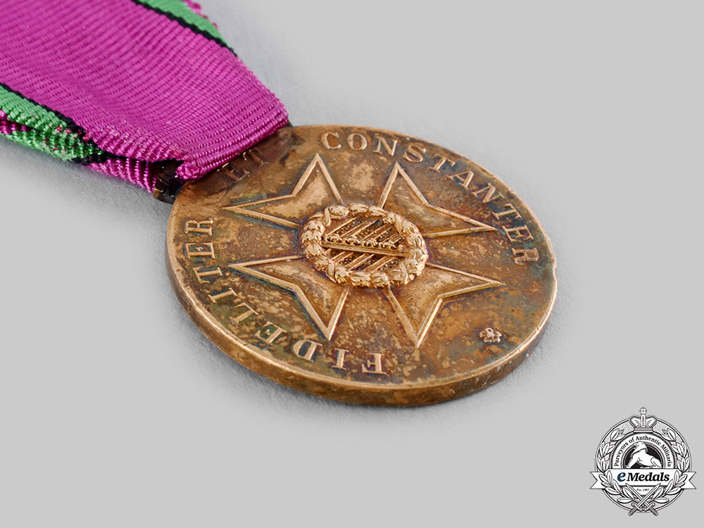 saxe-_coburg_and_gotha,_duchy._a_saxe-_ernestine_house_order,_golden_merit_medal_ci19_7094_1