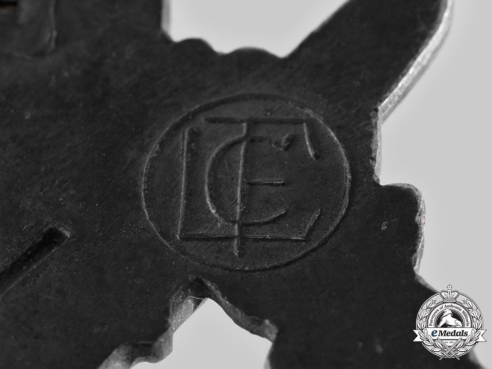 germany,_heer._an_infantry_assault_badge_by_franke&_co._ci19_7165