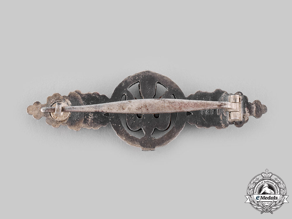 germany,_luftwaffe._a_bomber_flight_clasp,_silver_grade,_by_funcke_and_brüninghaus_ci19_7263_1