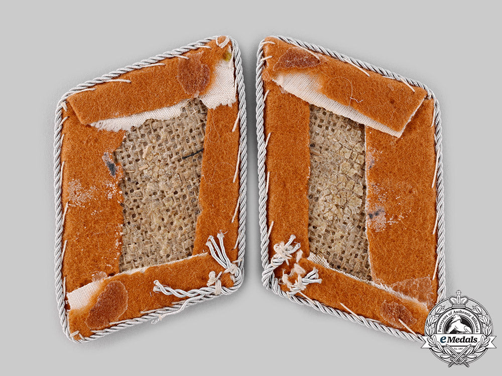 germany,_luftwaffe._a_set_of_luftwaffe_signals_oberstleutnant_collar_tabs_ci19_7411