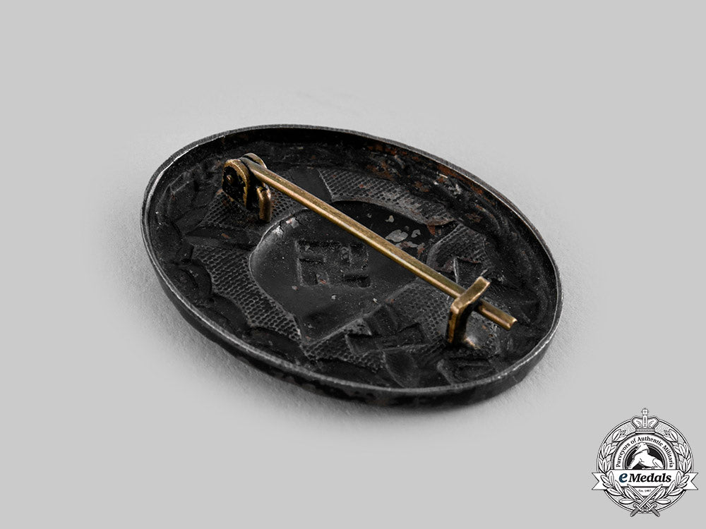 germany,_third_reich._a_lot_of_medals_and_badges_ci19_8824
