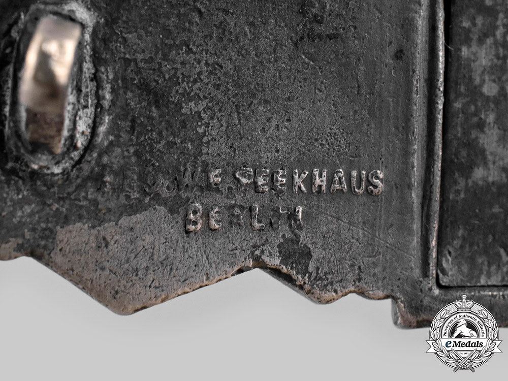 germany,_wehrmacht._a_close_combat_clasp,_silver_grade,_by_friedrich_linden_ci19_8930