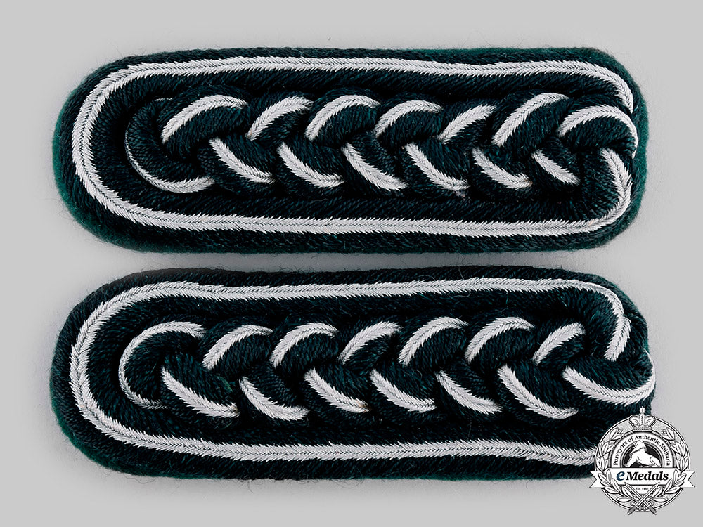 germany,_heer._a_set_of_army_administration_officer’s_shoulder_boards_ci19_9087