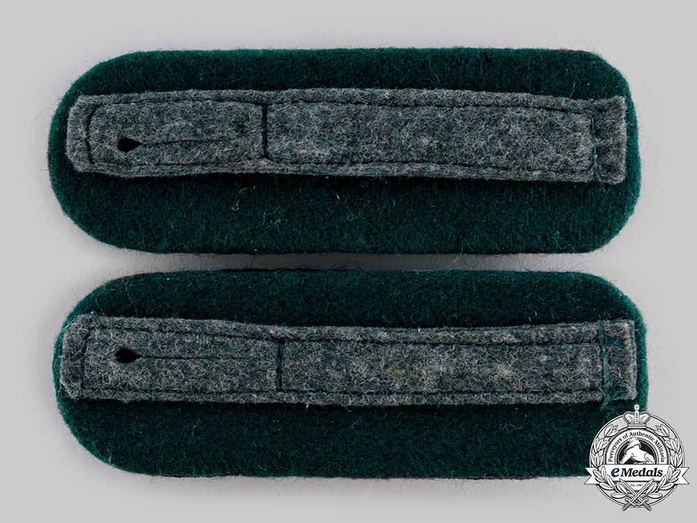 germany,_heer._a_set_of_army_administration_officer’s_shoulder_boards_ci19_9088