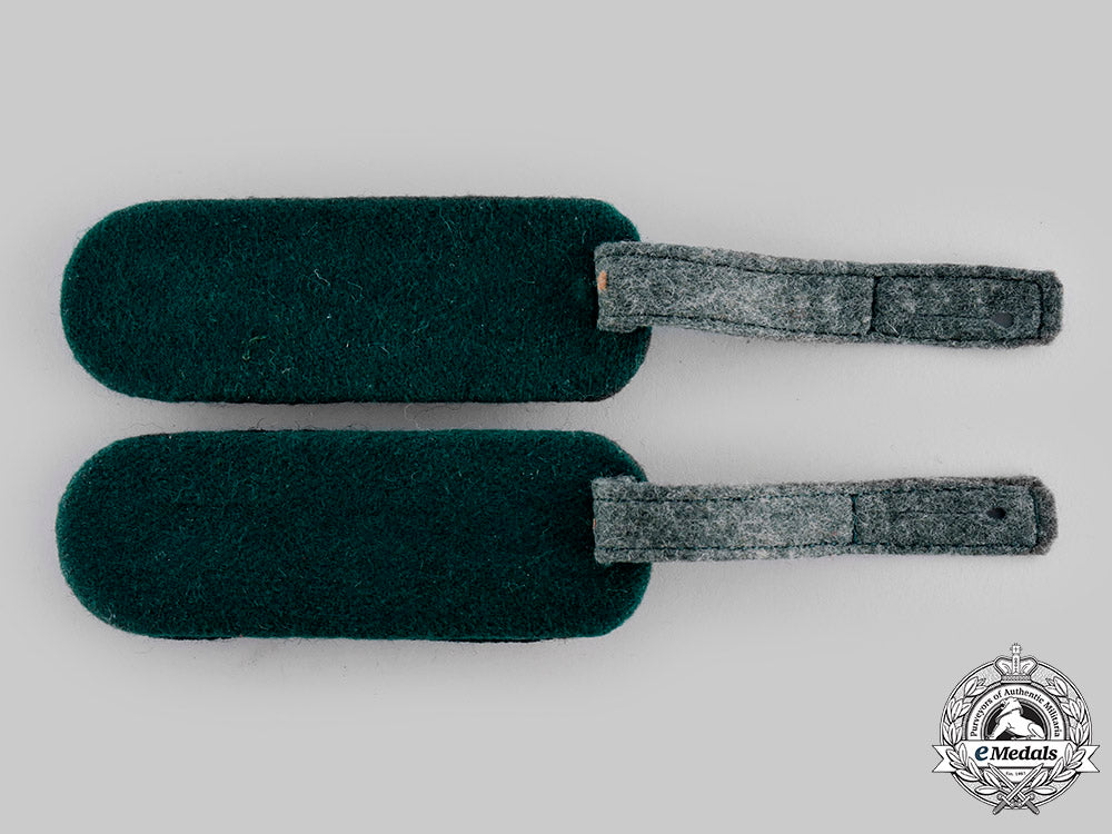 germany,_heer._a_set_of_army_administration_officer’s_shoulder_boards_ci19_9089
