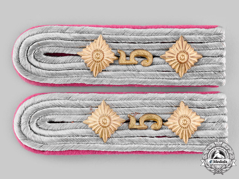 germany,_heer._a_set_of_panzer_hauptmann_shoulder_boards_ci19_9152