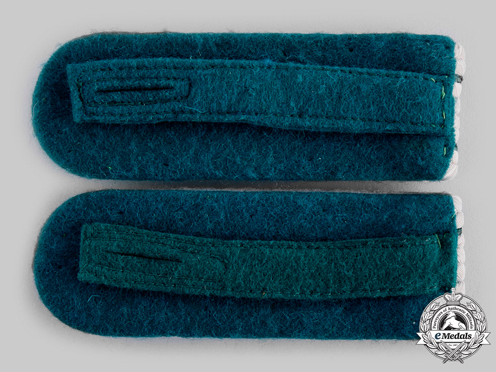 germany,_wehrmacht._a_set_of_administration_officer’s_shoulder_boards_ci19_9419_1