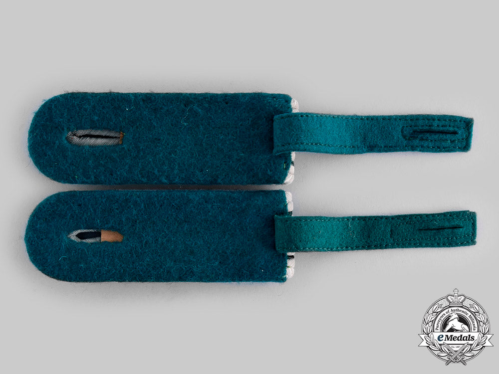 germany,_wehrmacht._a_set_of_administration_officer’s_shoulder_boards_ci19_9420_1