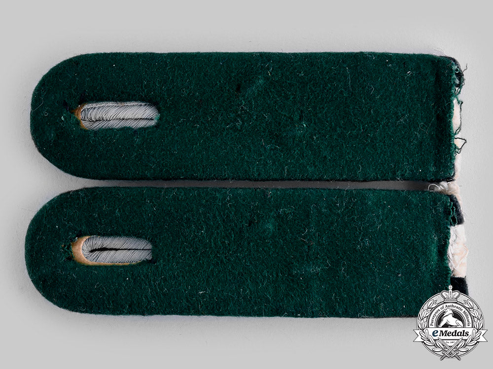 germany,_heer._a_set_of_army_administration_officer’s_shoulder_boards_ci19_9438