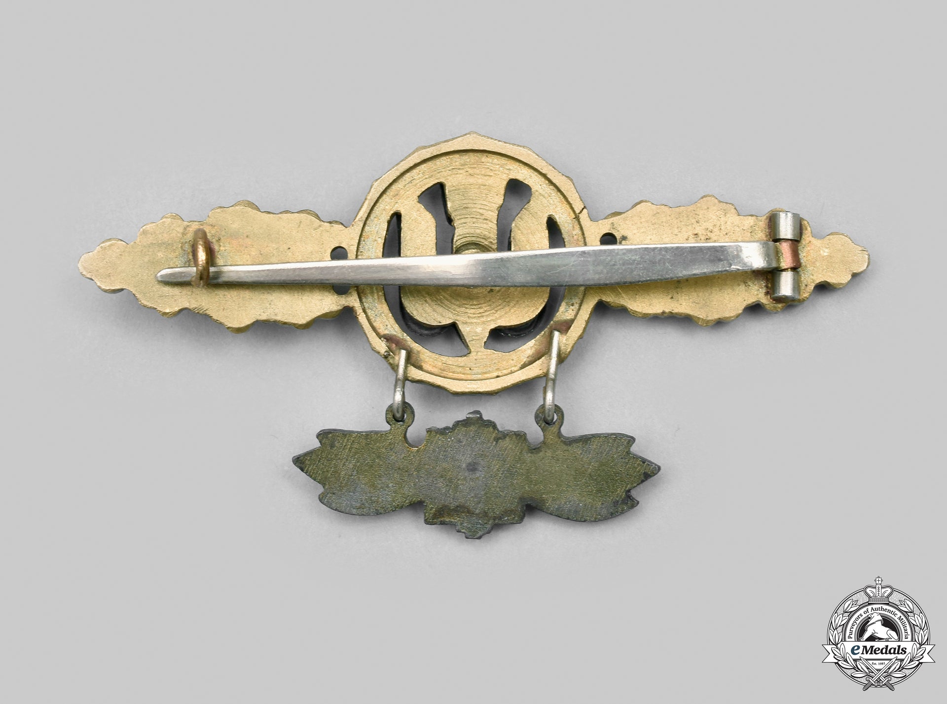 germany,_luftwaffe._a_bomber_clasp,_gold_grade_with_pendant_cic_2021_140_mnc9502_1