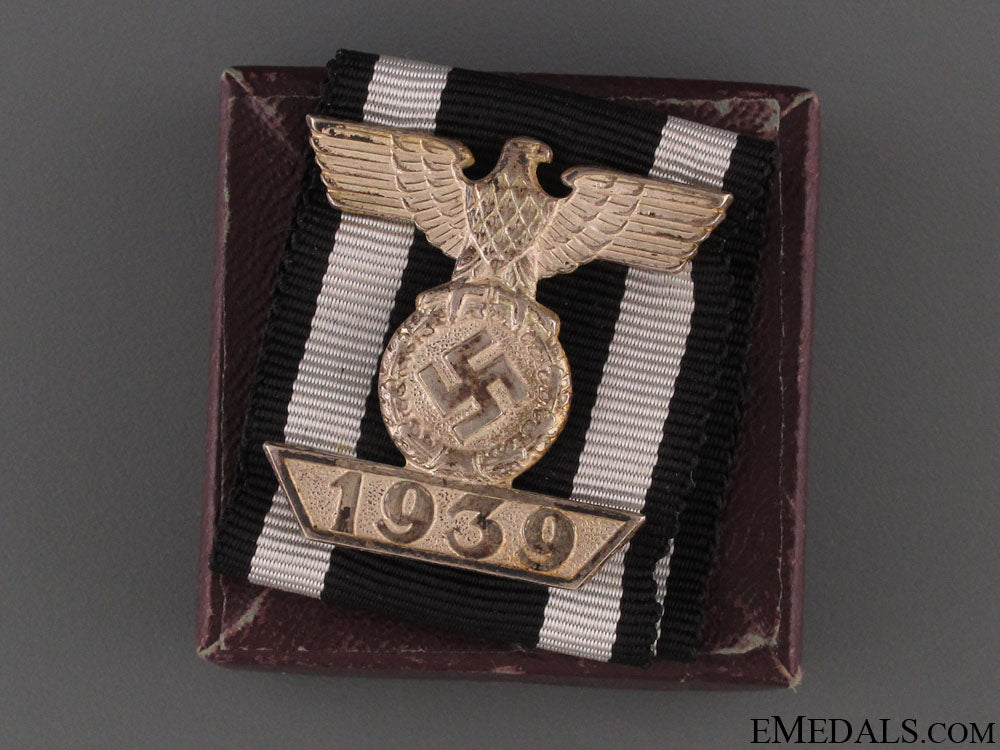 clasp_to_iron_cross_second_class-_cased_clasp_to_iron_cr_5217911e30f36