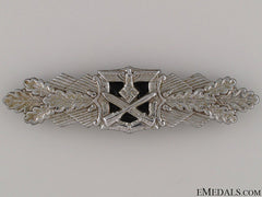 A Silver Grade Close Combat Clasp